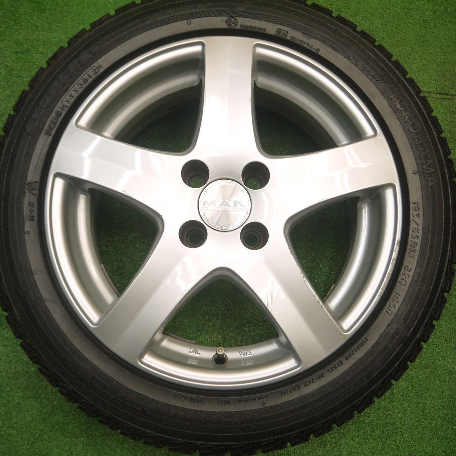 送料無料] バリ溝！9.5分☆フィアット 500 等 MAK 185/55R15 