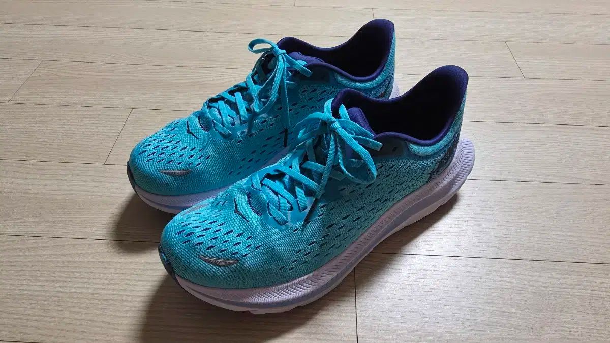 HOKA ONE ONE - 未使用　ホカオネオネ　カワナ　27 HOKA ONE ONE - 未使用 ホカオネオネ カワナ 27の通販 by