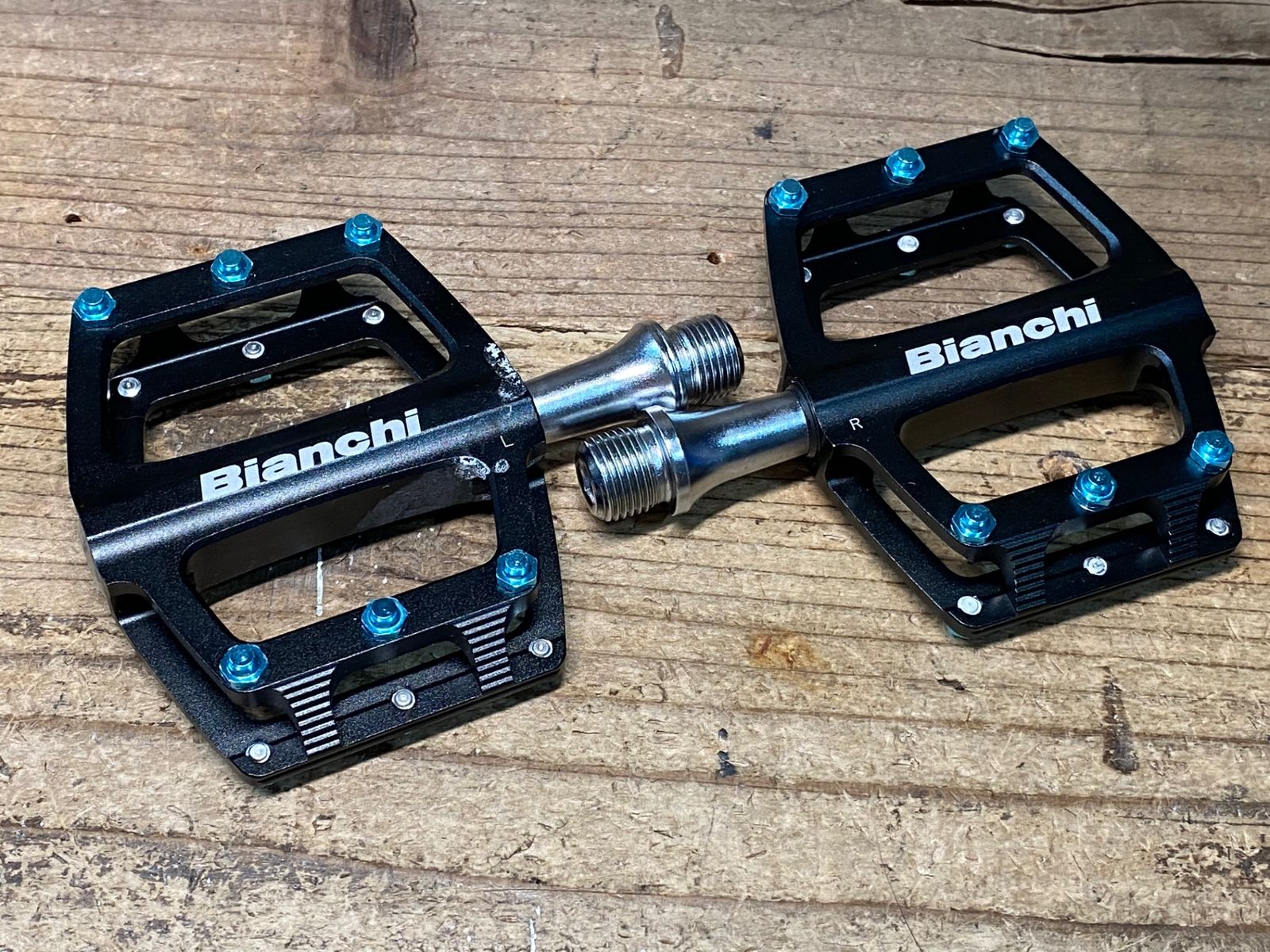 JJ221 ビアンキ Bianchi CNC フラットペダル 黒