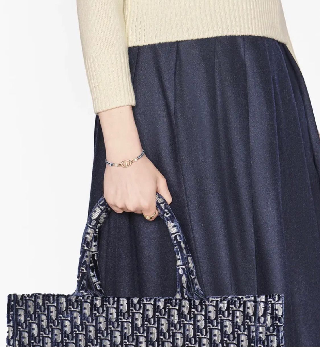 DIOR 国内発送 CD NAVY ブレスレット グレー ロゴ - メルカリ