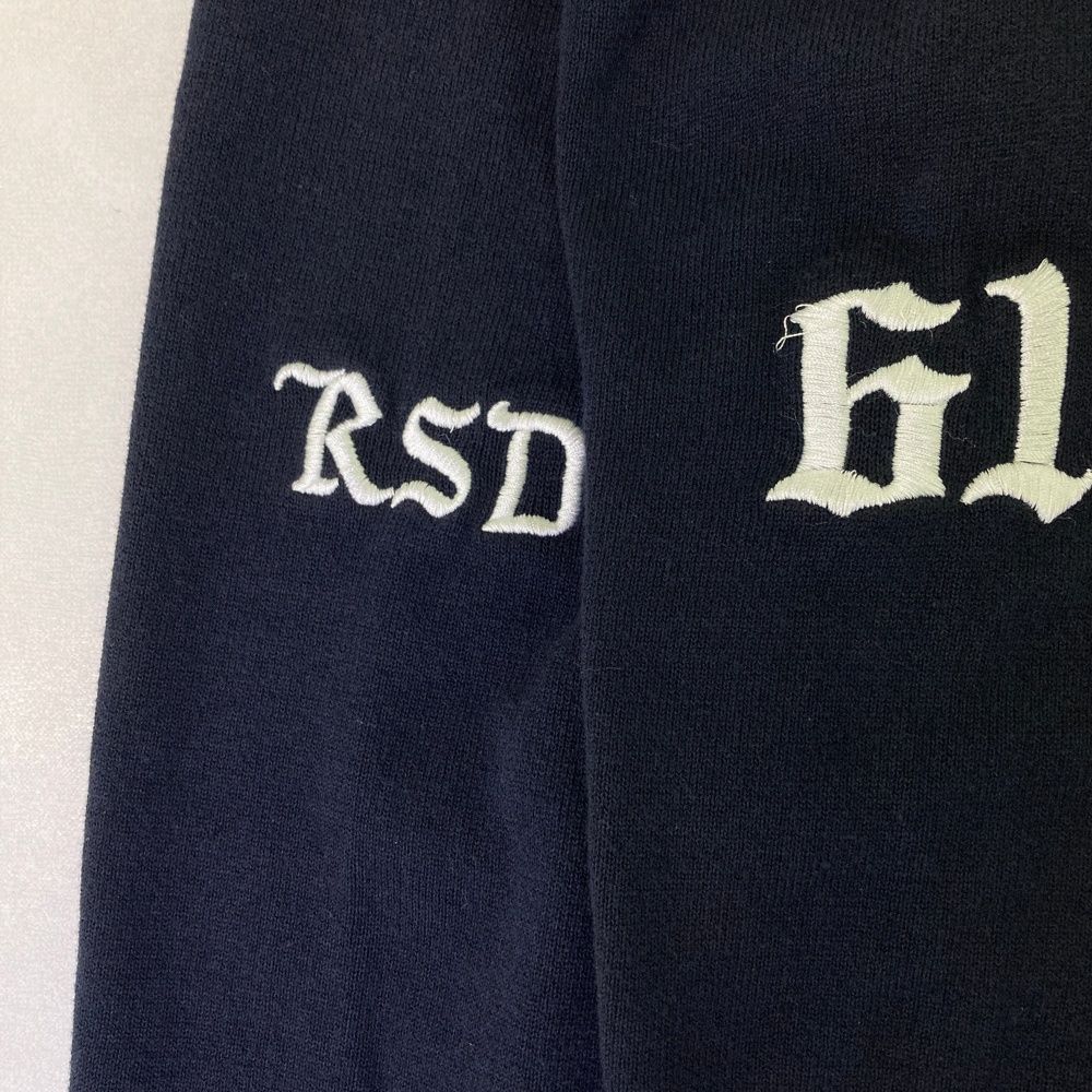 サイズ：M ROUGH&amp;SWELL ラフアンドスウェル RSM-22087 Vネック ニットセーター 刺繍  ネイビー系 [240101494454] ゴルフウェア メンズ ストスト サイズ：M ROUGH&SWELL ラフアンドスウェル RSM-22087 Vネック
