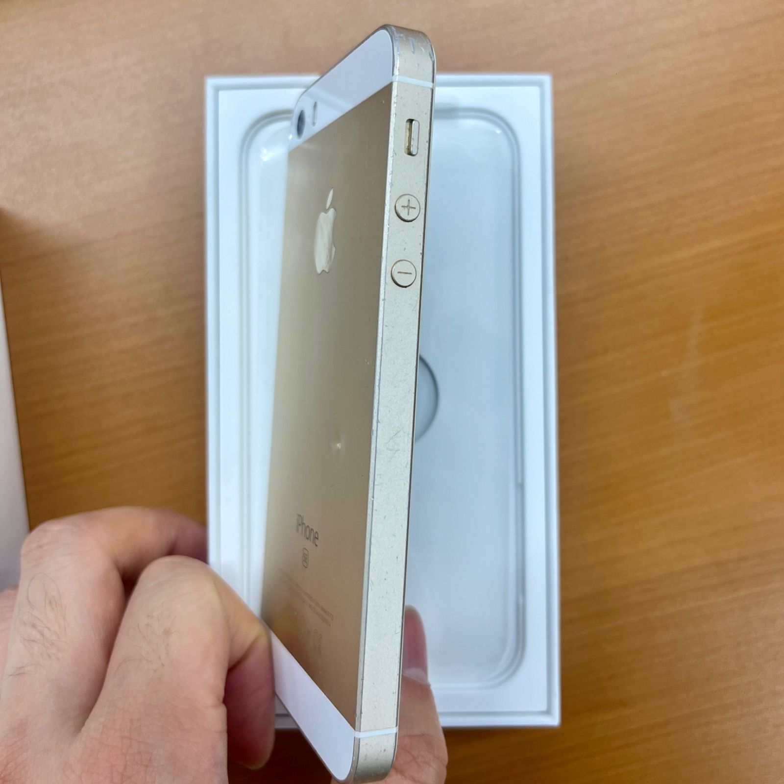 ジャンク Apple iPhone SE 64GB Gold アイフォン ゴールド アップル
