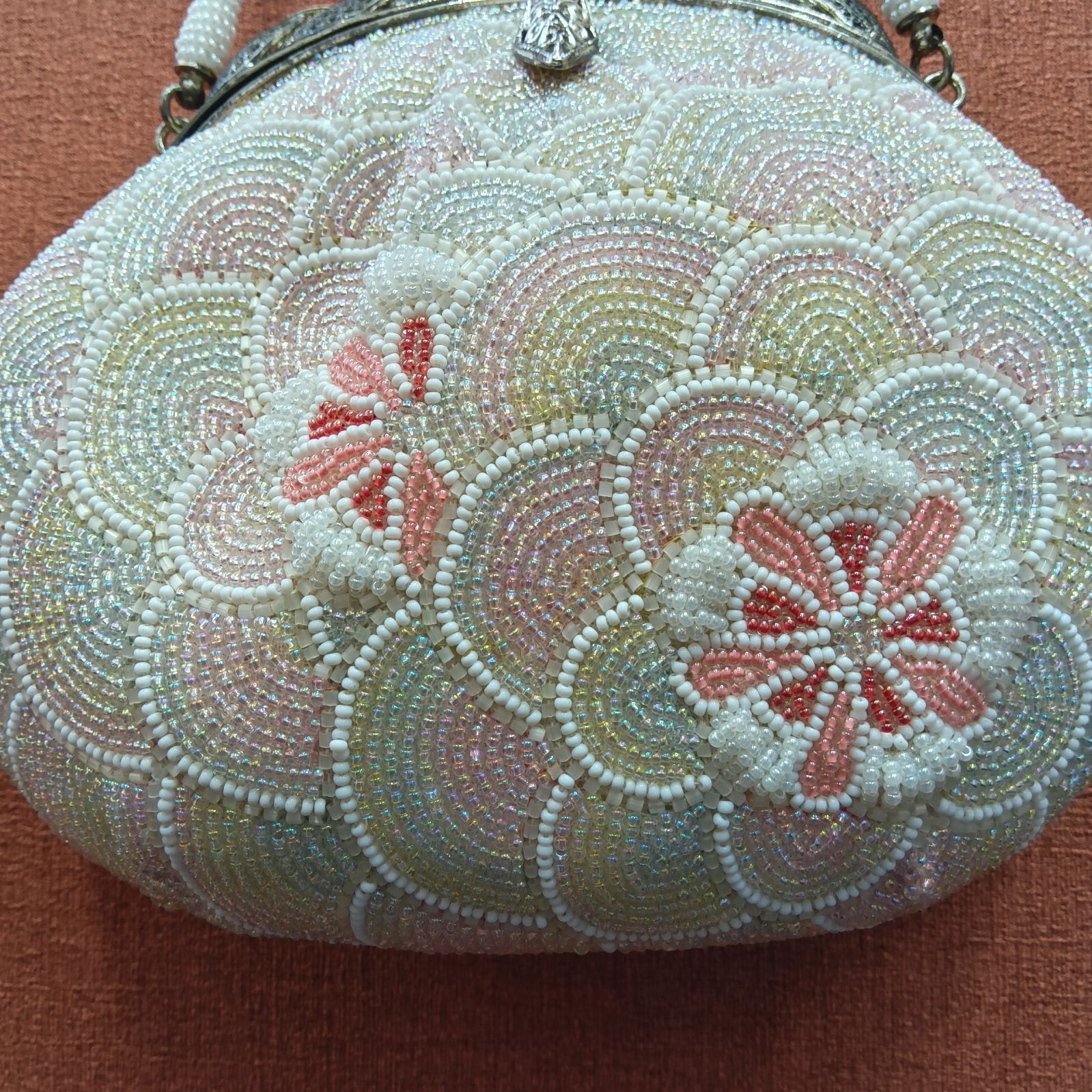 昭和レトロ 希少レア 🔷 前面総柄 ビーズ刺繍バッグ 🔴 ビーズ