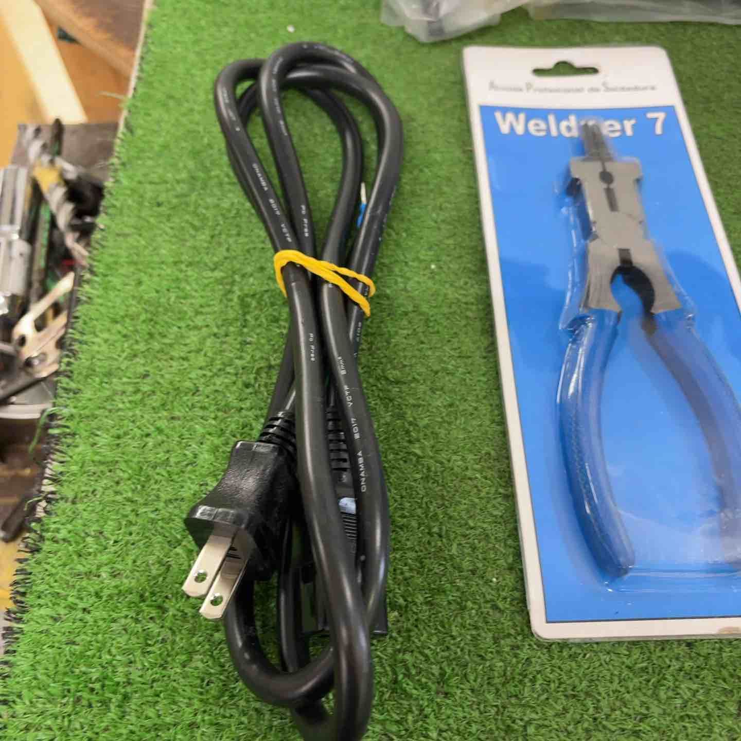 100Vノンガス半自動溶接機 MIG100