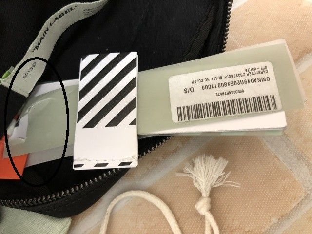 【中古】 袋有 Off-White オフホワイト テクニカルクロスボディバッグ ブラック  111387735