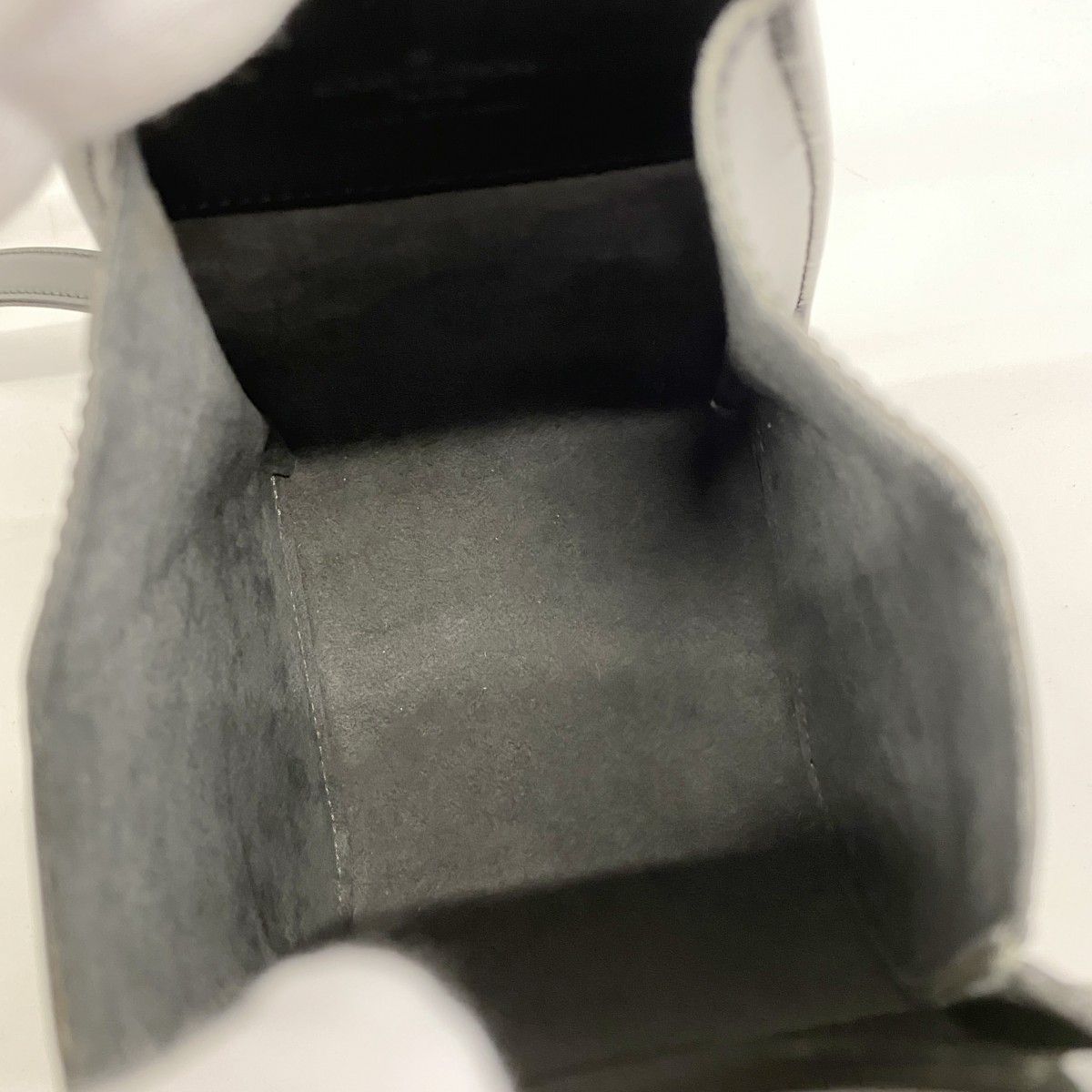 5dc3949-b】ルイヴィトン ショルダーバッグ エピ ミニュイ M52392  