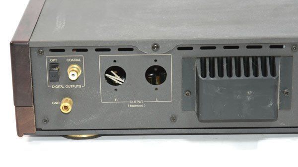 CD-M2DC CDプレーヤー