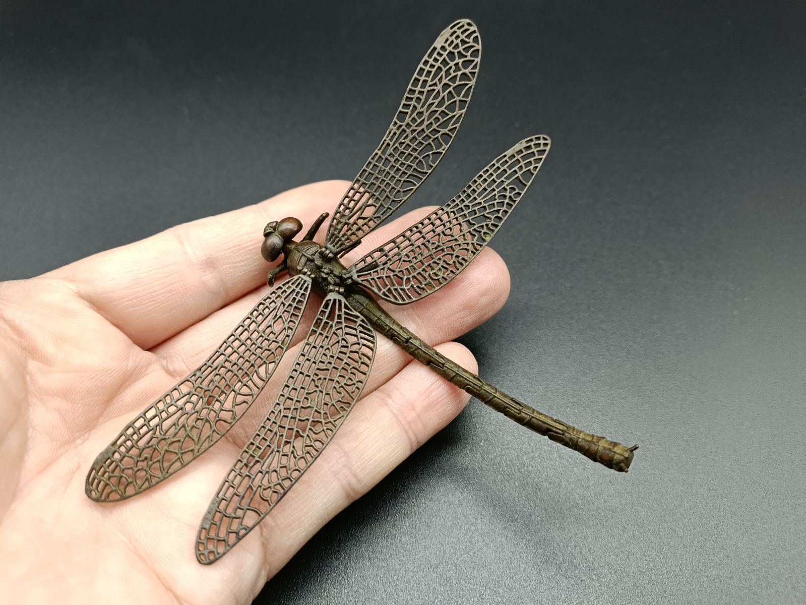 銅製置物 勝虫 蜻蛉 トンボ 関節可動 金工品 茶道具 インテリア置物 