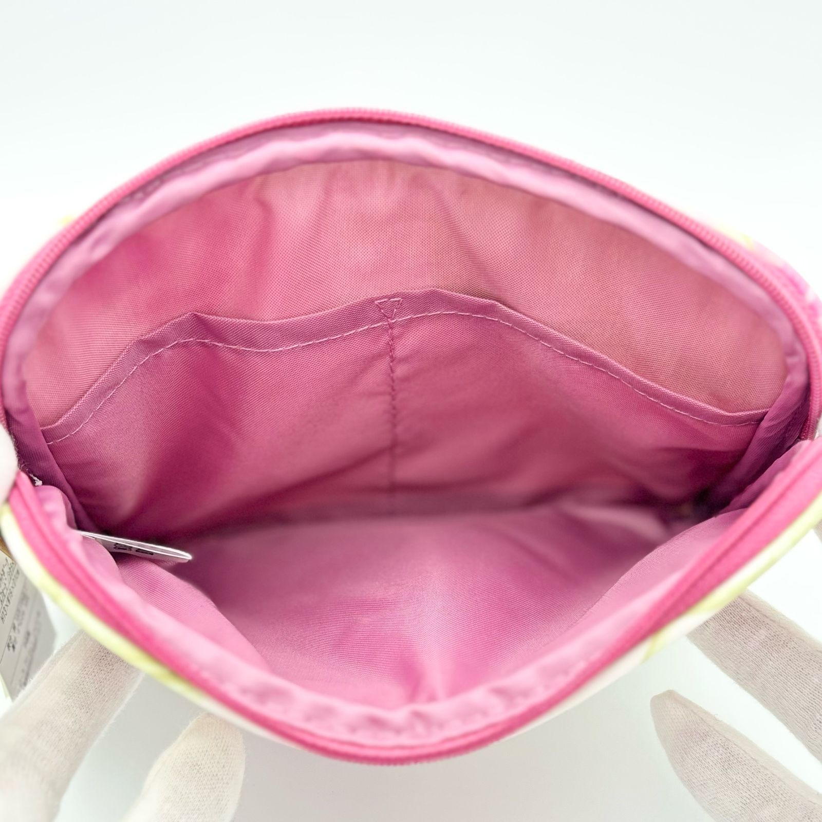 新品未使用 タグ付き】ローラアシュレイ フラットポーチ ゴス