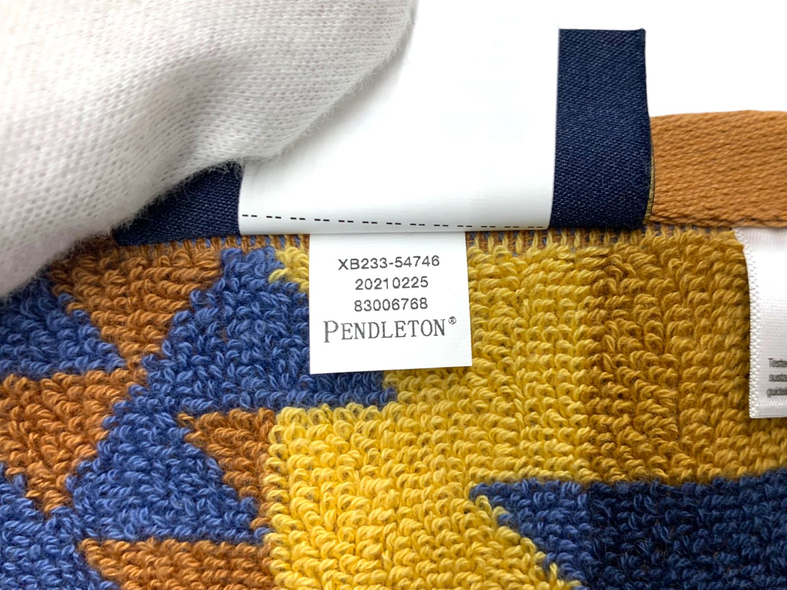 PENDLETON (ペンドルトン) Oversized Jacquard Spa Towel タオルケット ビーチタオル ブランケット XB233-54746  アウトドア 雑貨/036 - メルカリ