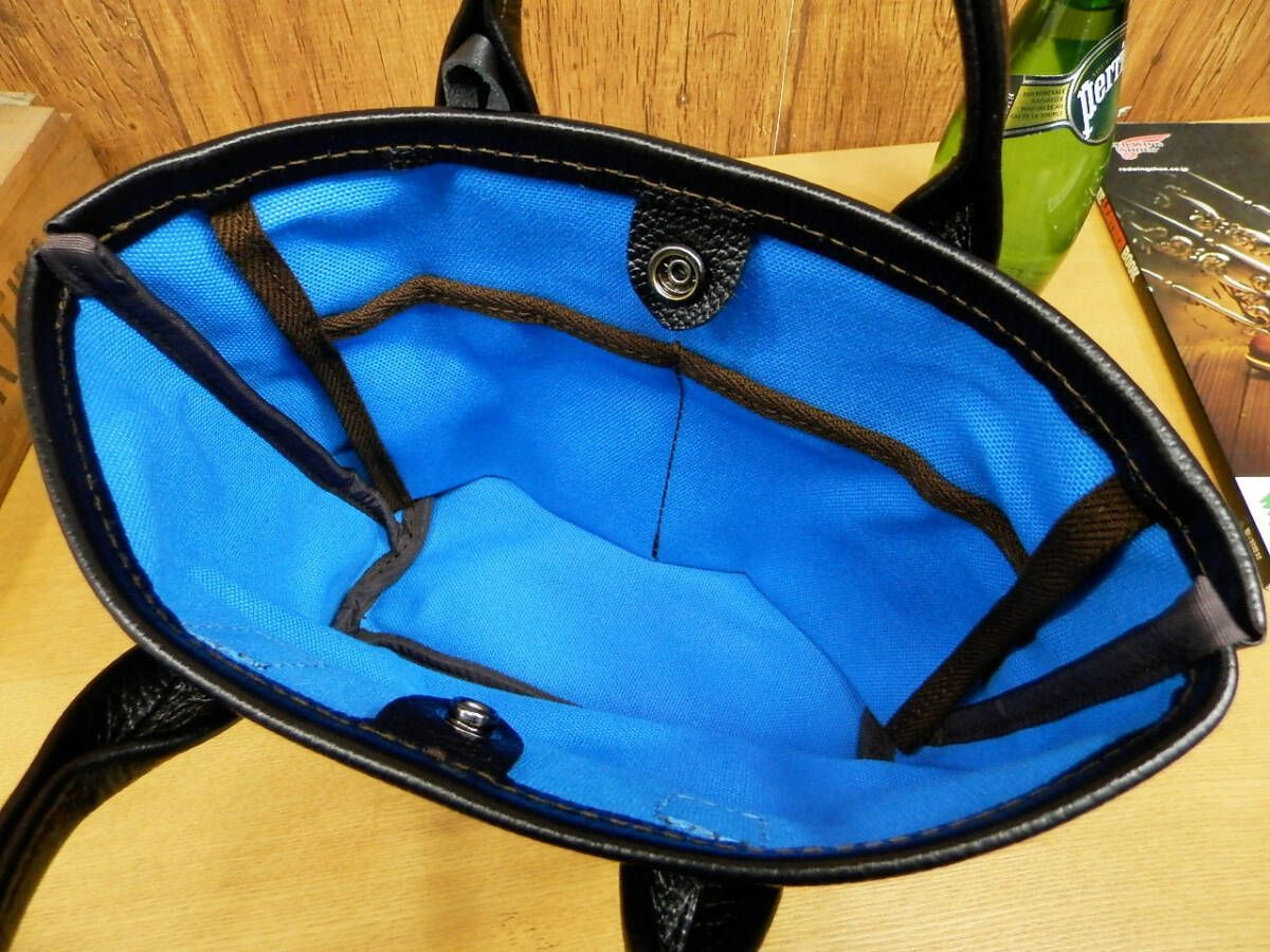 ☆XSサイズ☆カモフラ迷彩柄レザー×スカイブルー裏地のミニトートバッグ ☆XSサイズ☆カモフラ迷彩柄レザー×スカイブルー裏地のミニトートバッグ