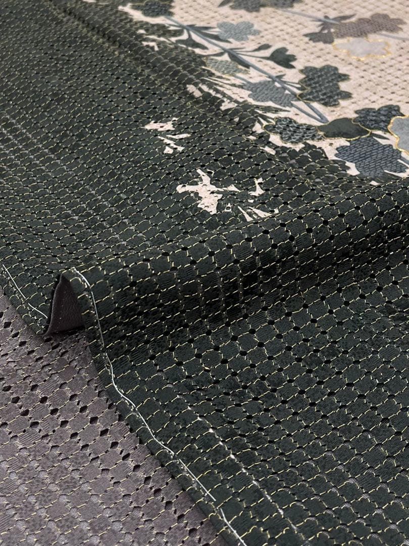総汕頭刺繍 蘇州刺繍 訪問着 カラー胴裏 正絹 躾糸付き X585 - メルカリ