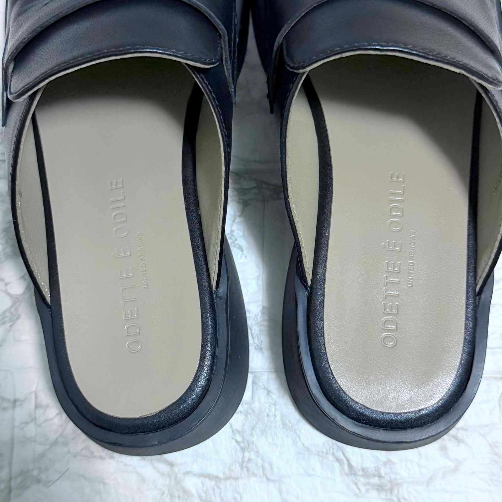 美品】Odette e Odile モカミュール ブラック 24.0 フラットサンダル