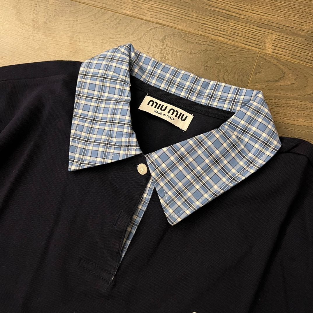 MIU MIU ネイビー ポロシャツ チェック襟 MIU MIU ネイビー ポロシャツ チェック襟 MIUMIUネイビー ポロシャツ