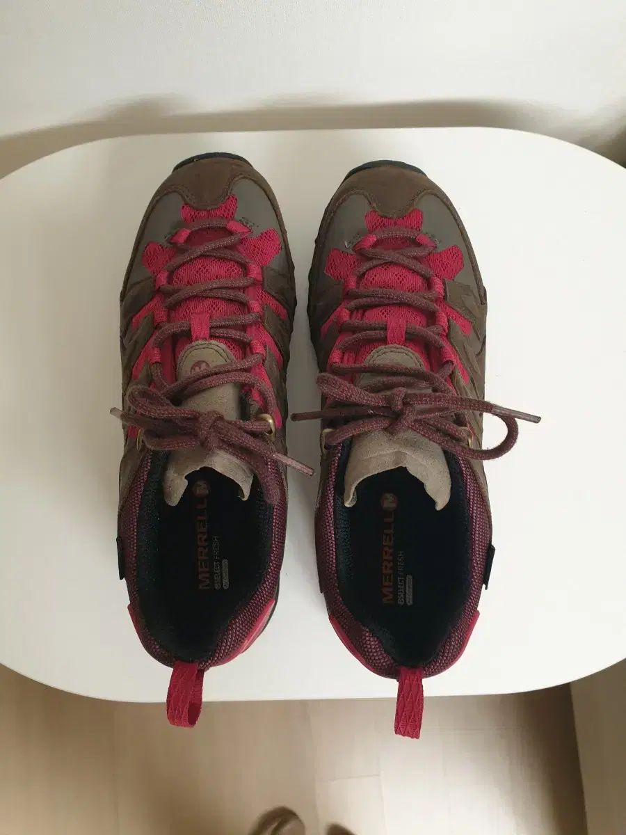 MERRELL メレル