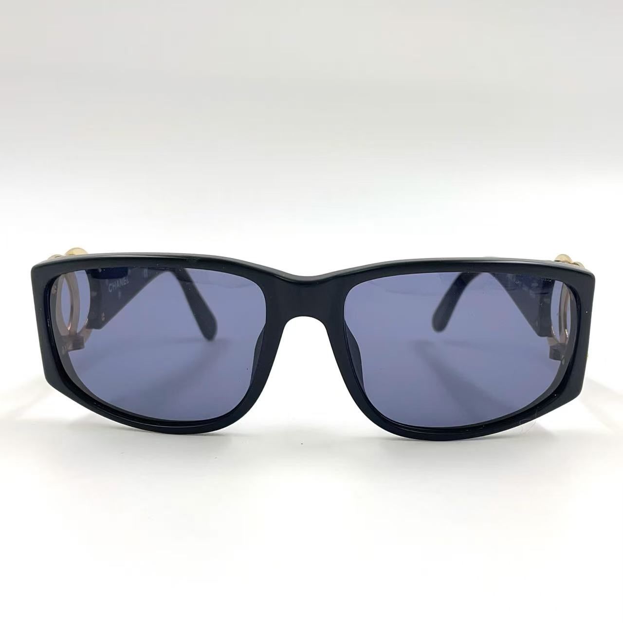 CHANEL ココマーク スモーク 樹脂 ゴールド×ブラック サングラス ゴールド 02461