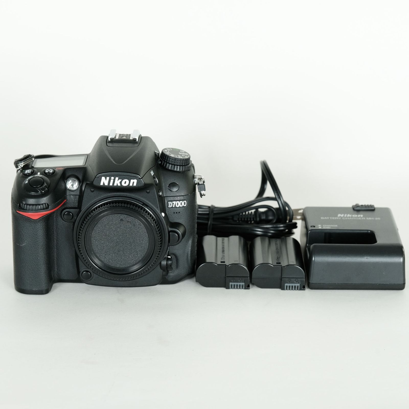 d750 中古 バッテリー×2  シャッター回数約 D750 ボディ シャッター回数1700回以下 【K599】 | ニコン