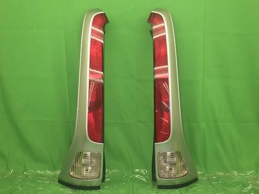 【中古】セレナ 純正 テールランプ 左右