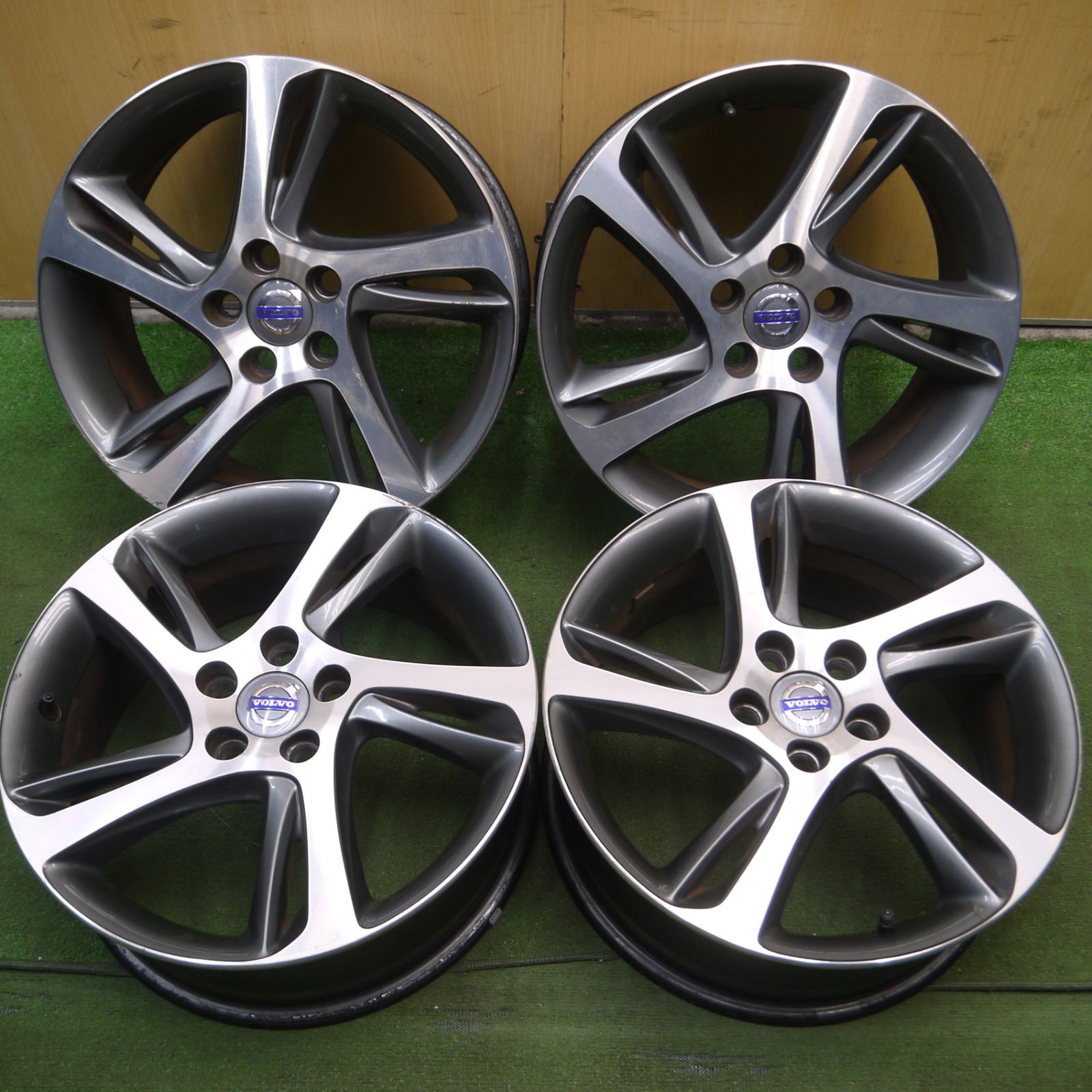 ボルボ V40 純正ホイール　17インチ 4本セット VOLVO ボルボ V40 純正アルミホイール 17インチ 7J +52.5 5