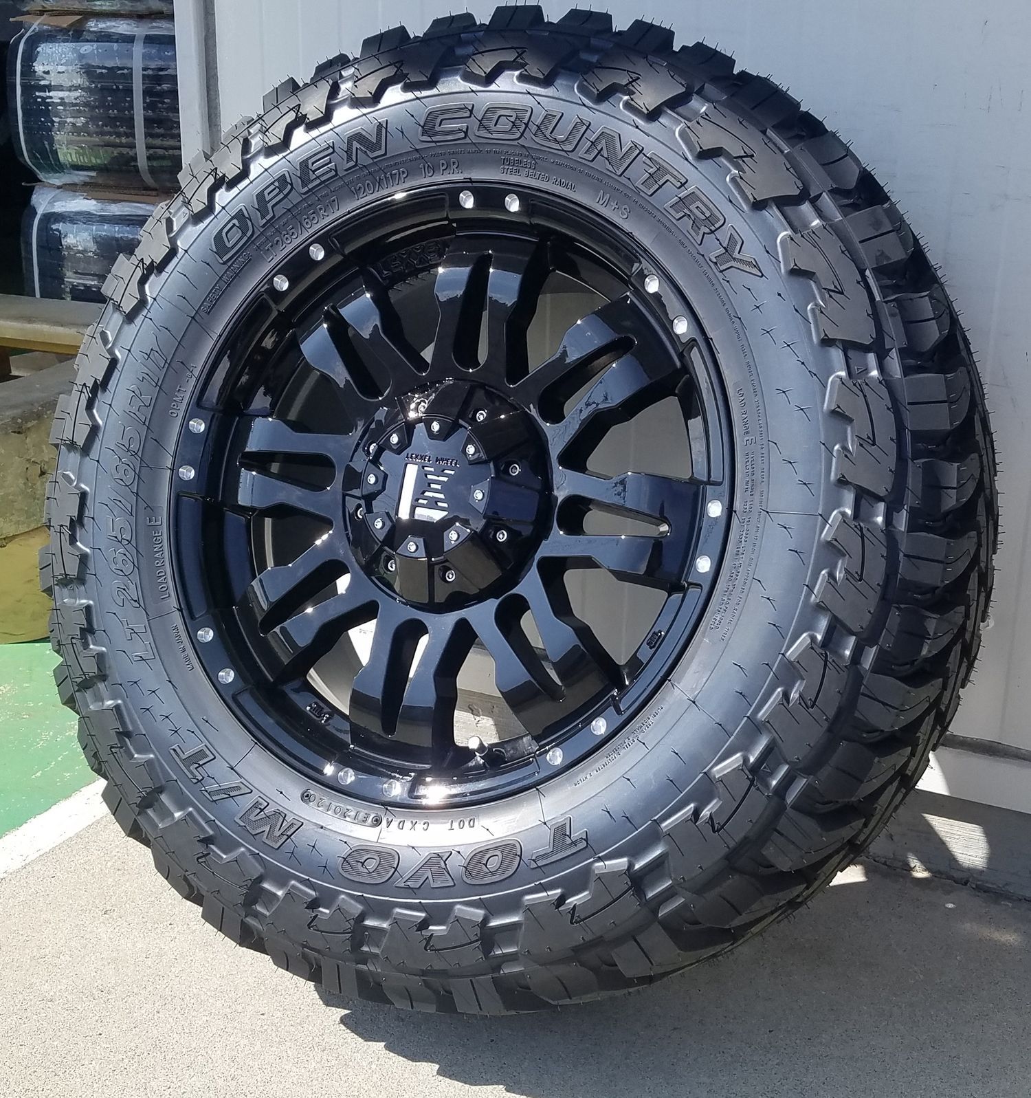 買い得LEXXEL Balano プラド ハイラックス FJ サーフ パジェロ MONSTA MUDWARRIOR 265/65R17 265/70R17 タイヤホイール17インチ ホワイトレター ラジアルタイヤ