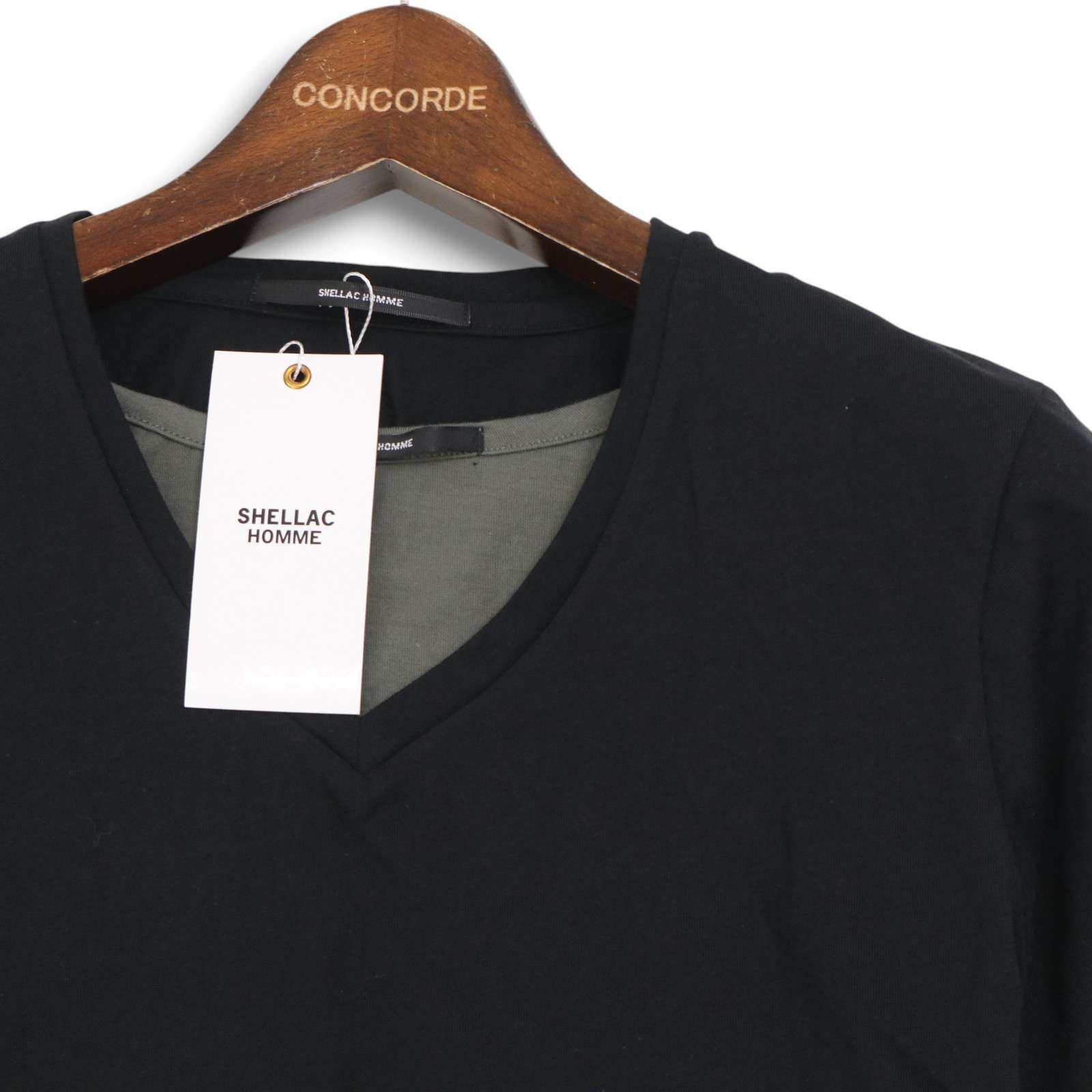 SHELLAC英文字 ロゴ Vネック 半袖 カットソー Tシャツ ブラック 1411-51P1252209.jpg?v=1742549758