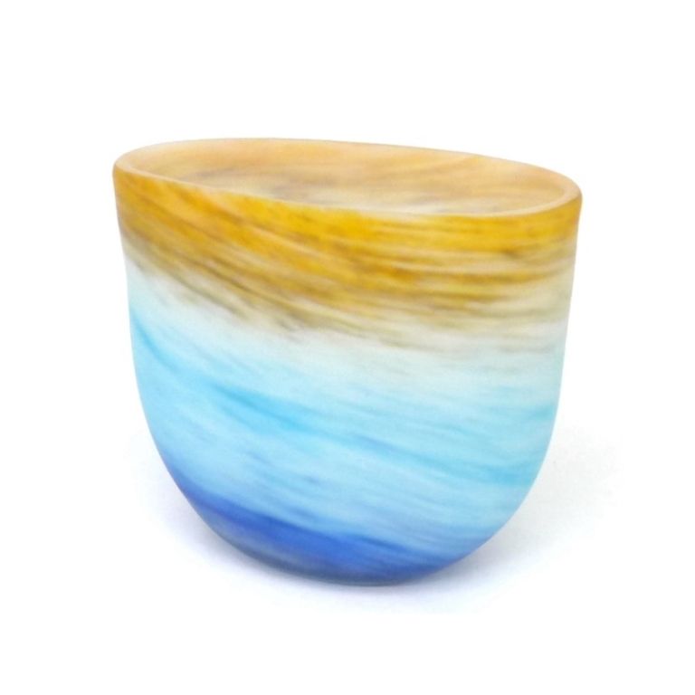 岩田久利 『 朝の海 』 花瓶 花器 フラワーベース 未使用品】岩田久利 花瓶 花器 朝の海 ブルー系 ガラス - メルカリ