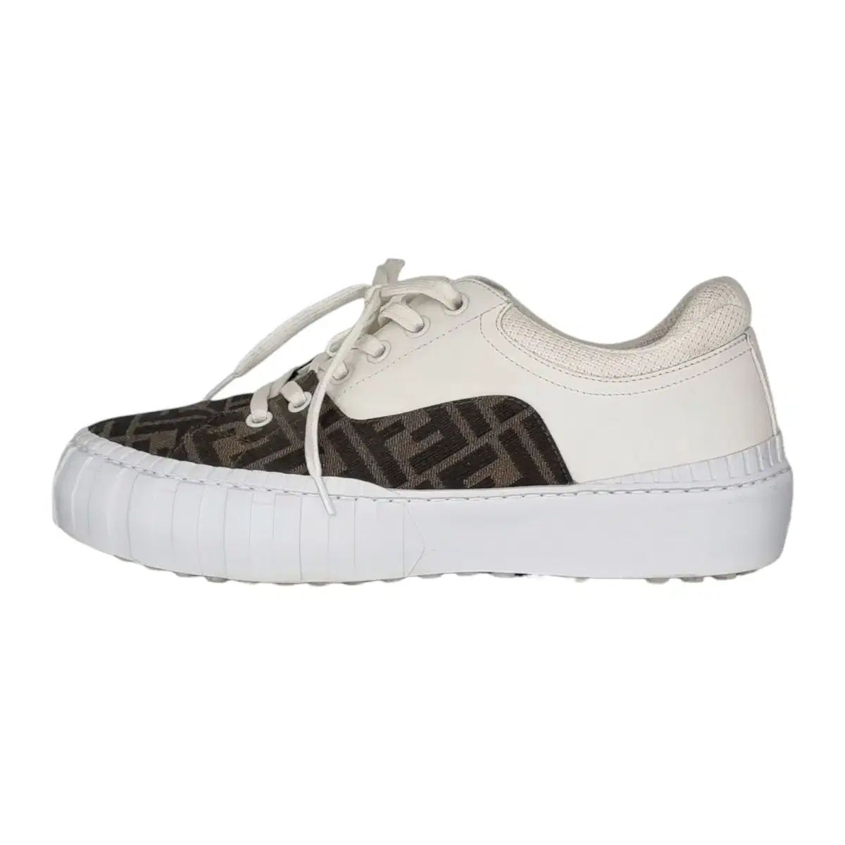 10 FENDI(フェンディ) フォース ロートップ スニーカーズ FEA123092