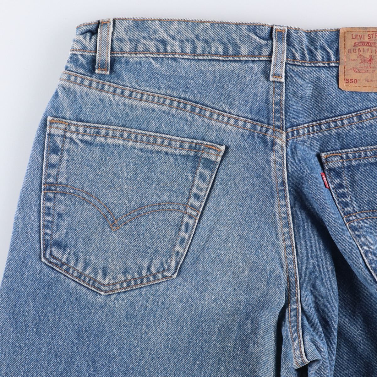 テーパードデニムパンツ