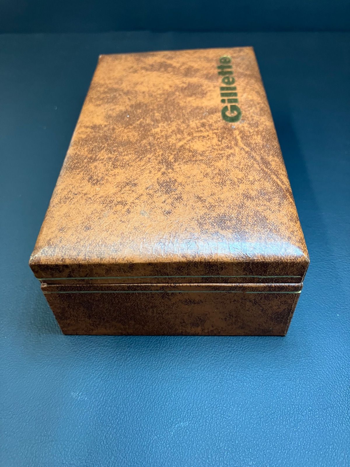 ニューアリストクラット 両刃髭剃り