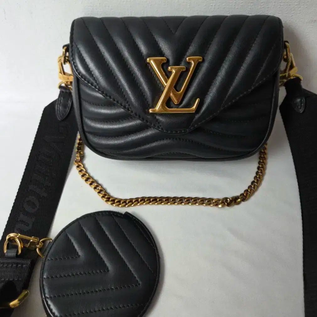 louis vuittonニューウェーブマルチポシェットショルダーバッグ Louis Vuitton(ルイヴィトン) ポシェット マルチ ニューウェーブ