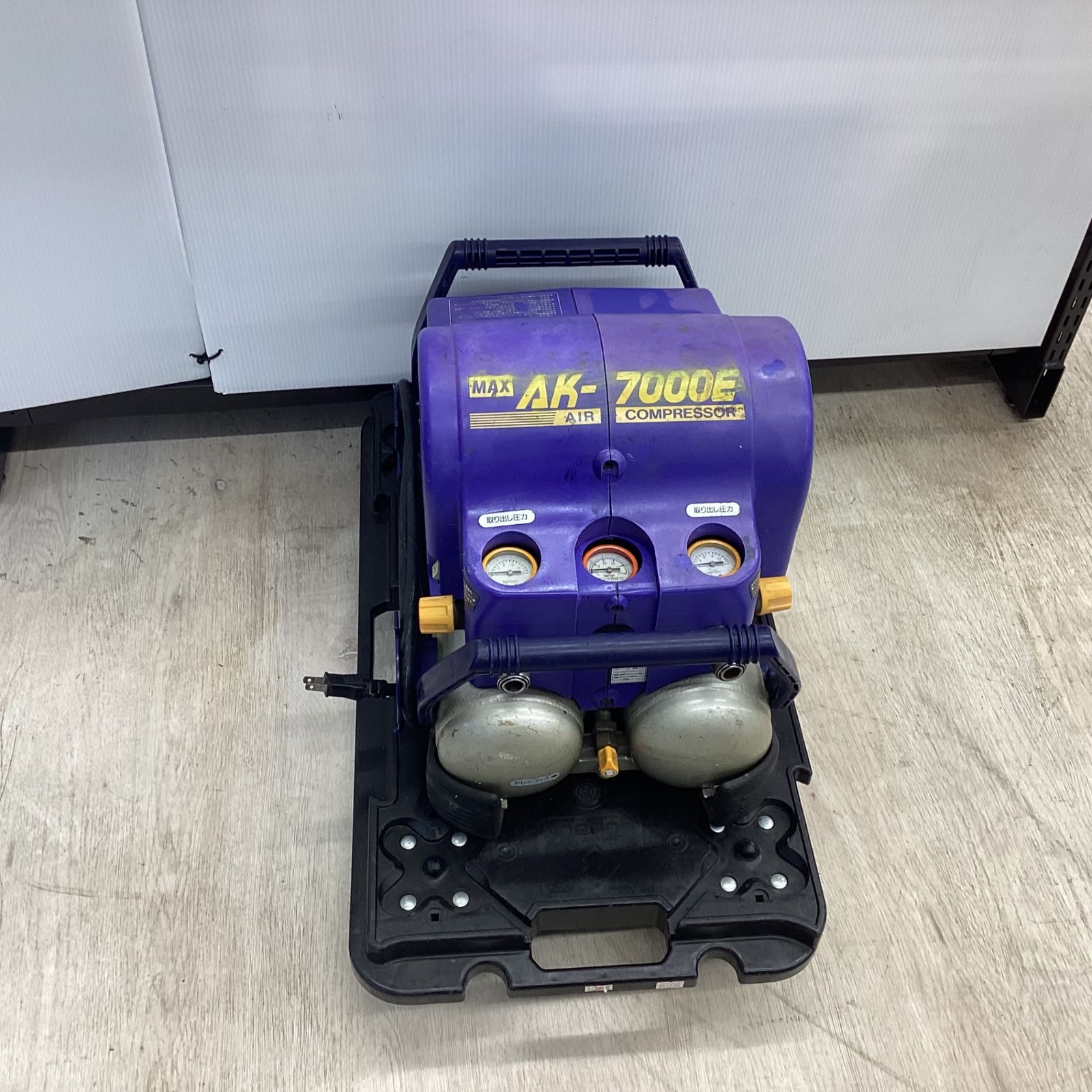 MAX/マックス AK-7000E エアコンプレッサー 消費電力1300W 動作確認  