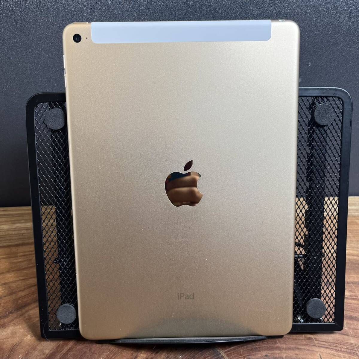 美品 iPad Air 2 32GB SIMフリー ゴールド Wi-Fi+Cellular - メルカリ