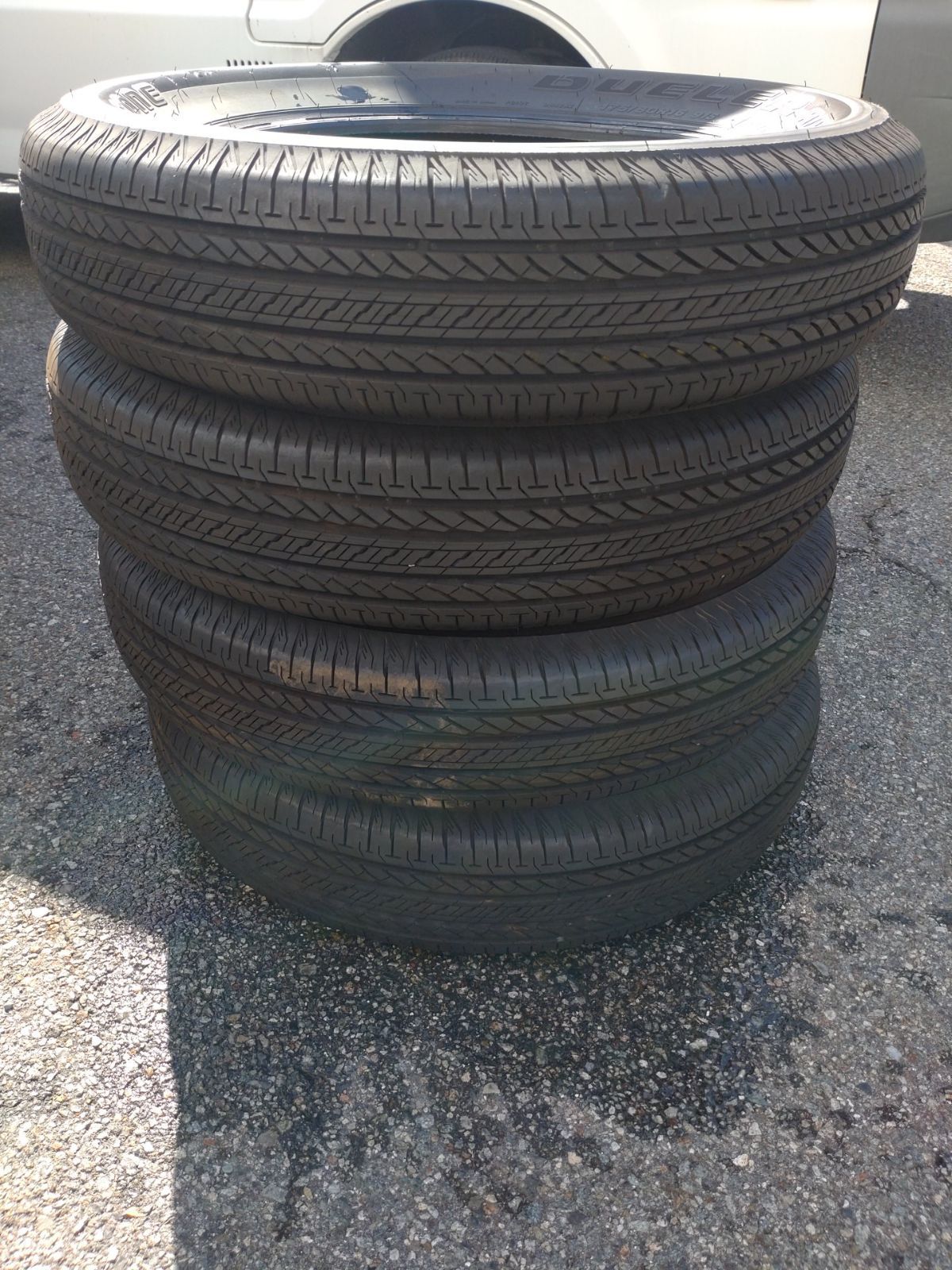 ブリヂストンスタッドレスセット2016年製195/80R15 200系ハイエース