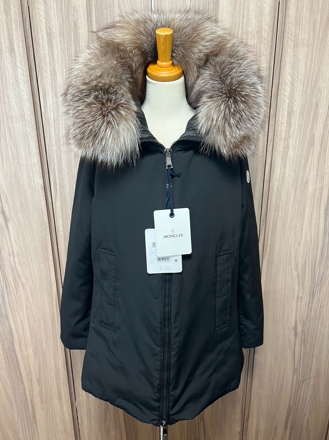 ☆未使用タグ付き・本物保証☆ MONCLER Blavet ブラベット ダウン ☆未使用タグ付き・本物保証☆ MONCLER Blavet ブラベット ダウン