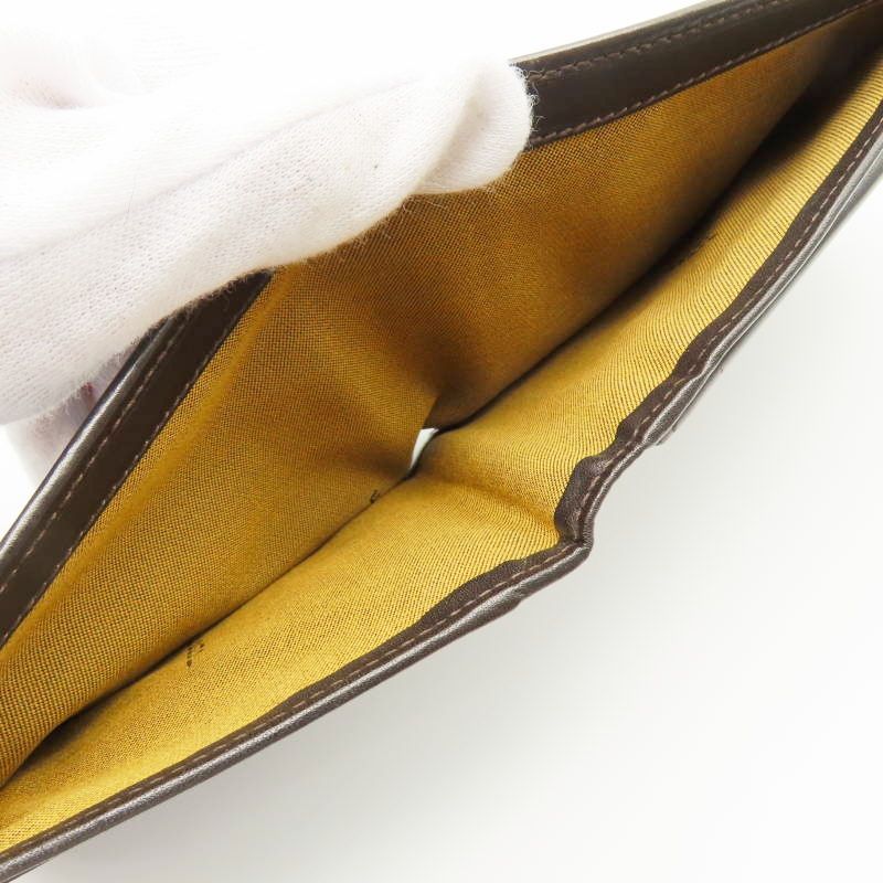 FENDI フェンディ