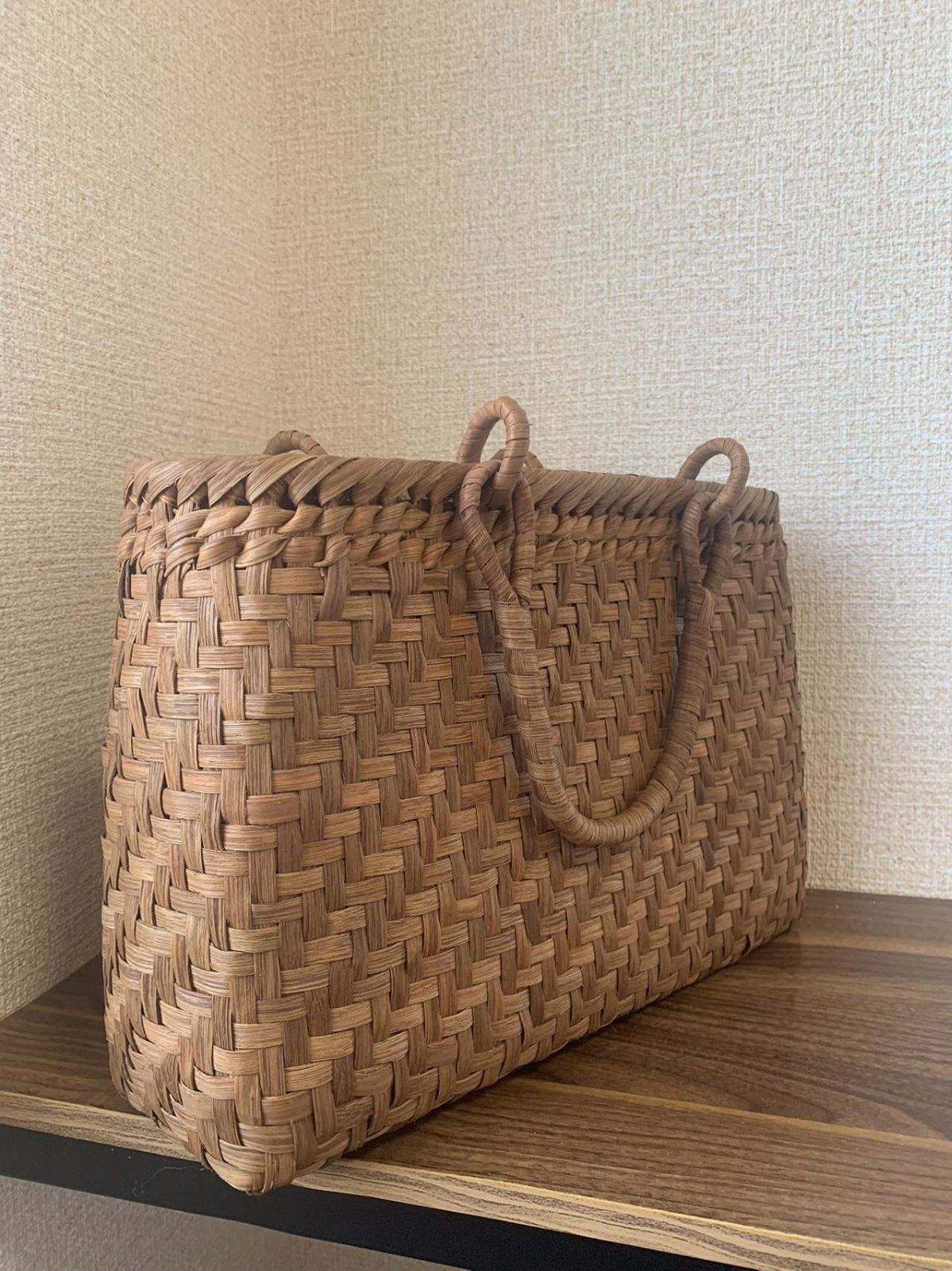 山葡萄籠バッグ　手作り　山葡萄かごバッグ　網代編み細ひご　内布あり　チャーム付き 28a14f6088da285c03b7f81b394d77