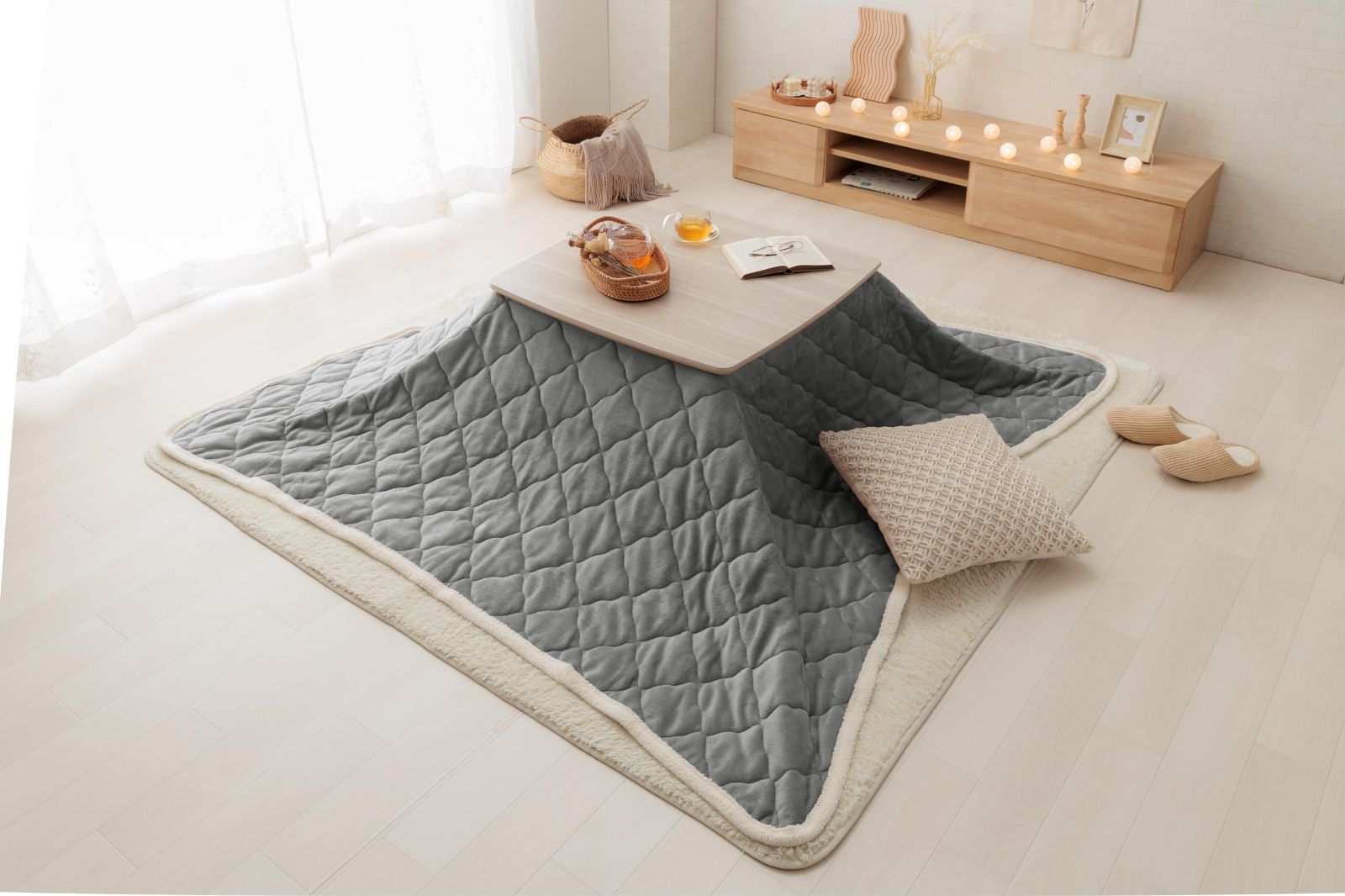【人気商品】こたつ布団 正方形 ベース グレー 約190×190cm イケヒコ 上掛け 中掛け 毛布 リバーシブル ブランケット シンプル 丸洗い ふんわり #1172831130111