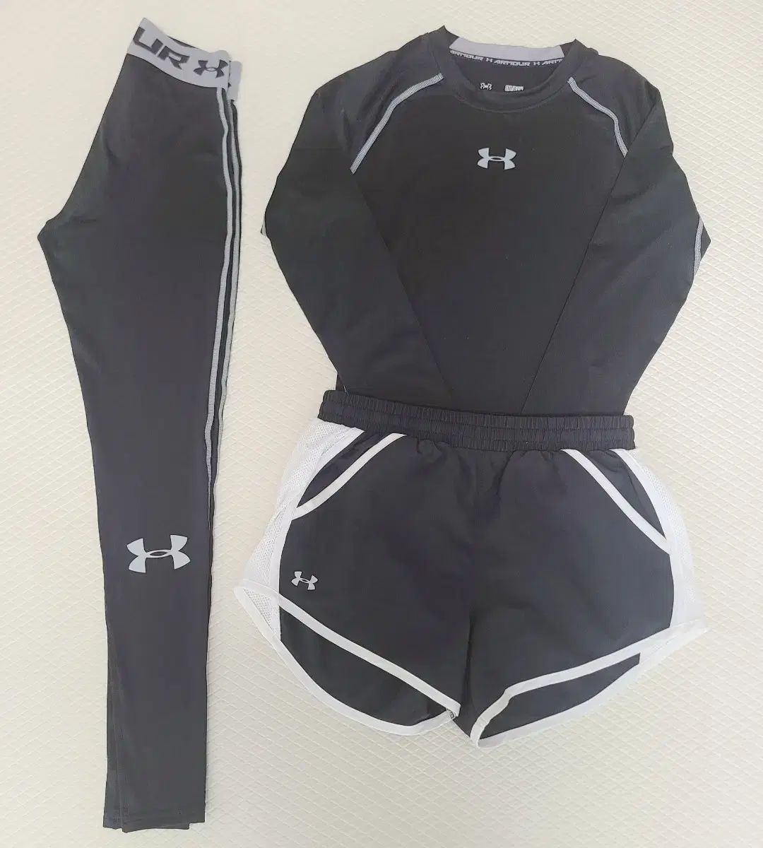 UNDER ARMOUR - みかんさん専用★新品未使用！上下セットUNDER ARMOUR！！★ 楽天市場】アンダーアーマー UAカラーブロック 二ット トラック