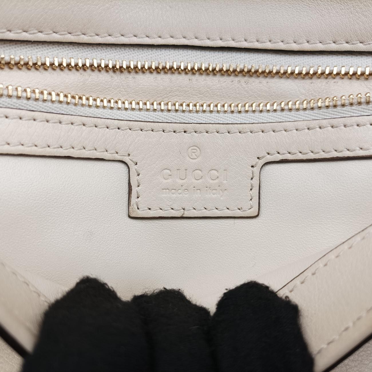 チェーンホワイトレザー