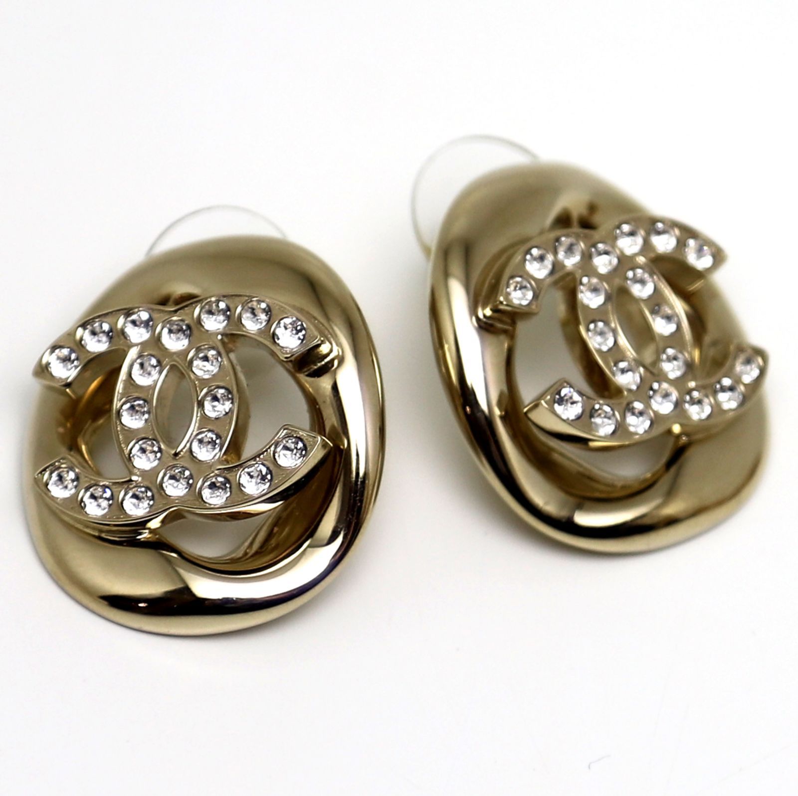 【正規買付】CHANEL ボールピアス ゴールド メタル 2025最新作 シャネル ピアス 2025年春夏新作 メタル & ストラス ゴールド
