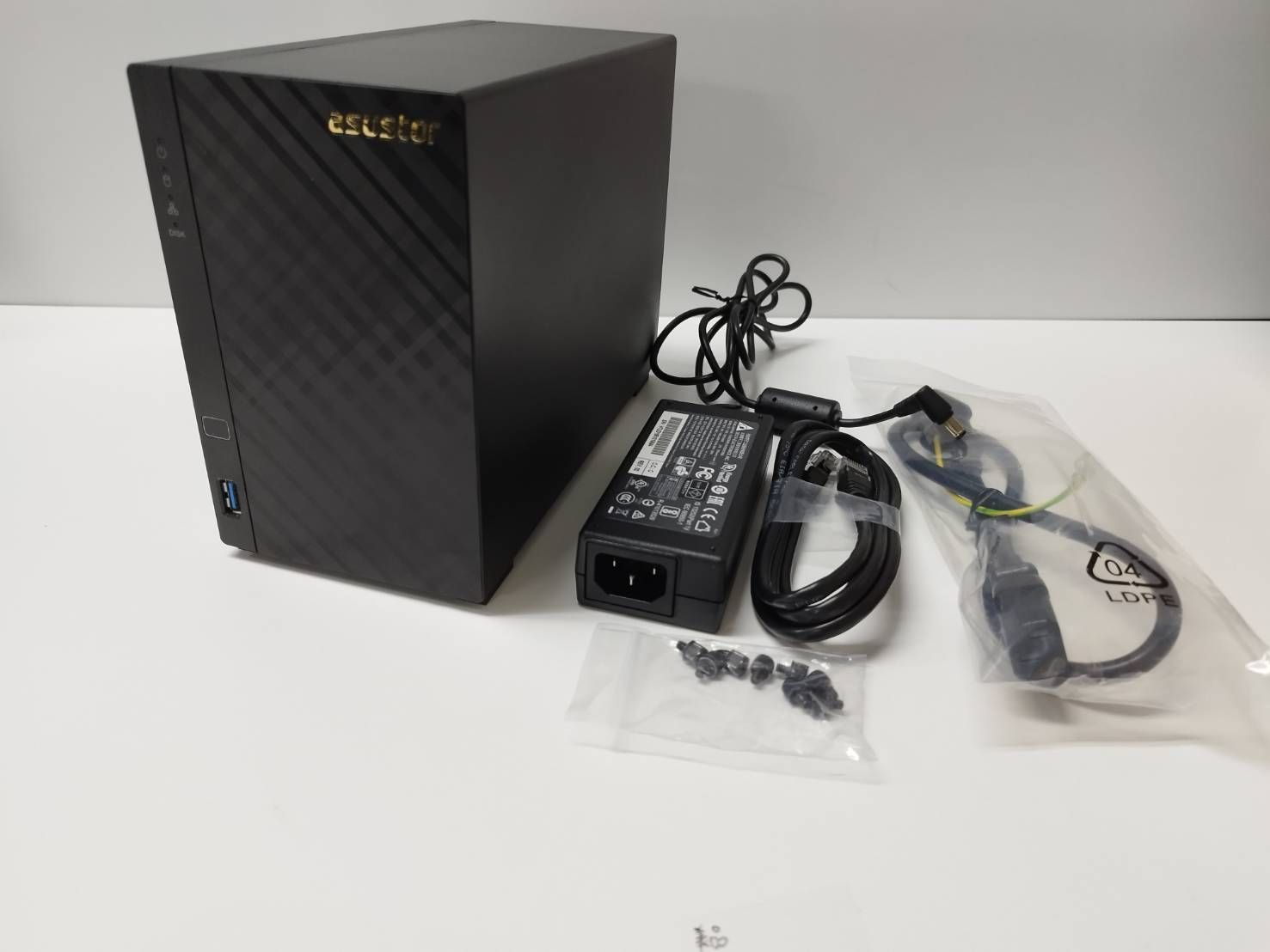 QNAP TS-464 32GB 10Gボード付き QNAP TS-464 4-Bay High-Performance