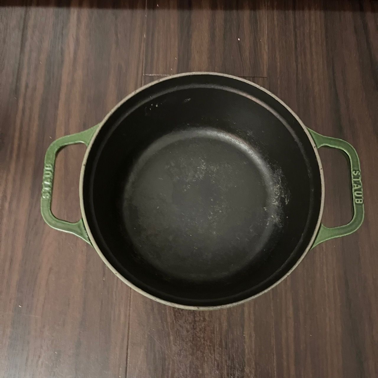 ストウブ ココット ラウンド22cm 品 バジルグリーン 【公式通販】 ストウブ ココット ラウンド22cm 品 バジルグリーン 【公式通販】