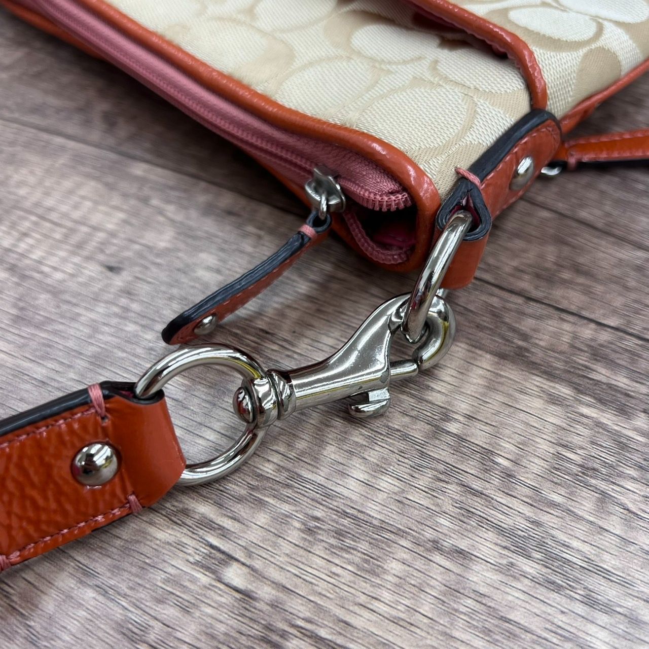 COACH コーチ シグネチャー ベージュ×ピンク系 斜め掛け