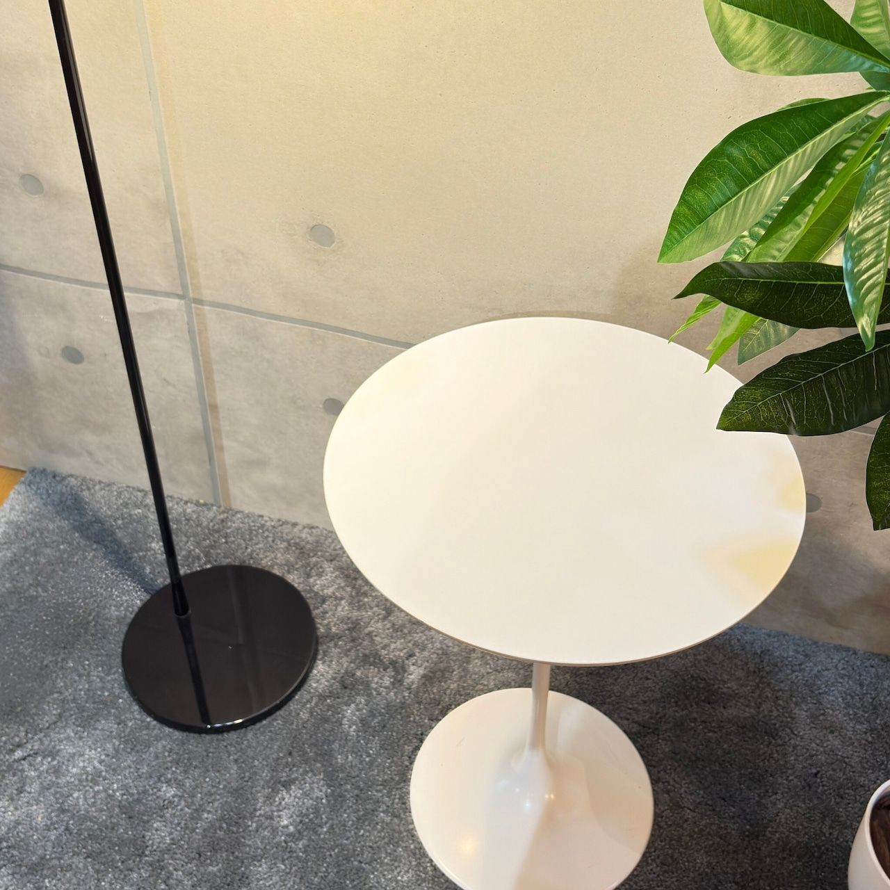 チューリップ サイドテーブル