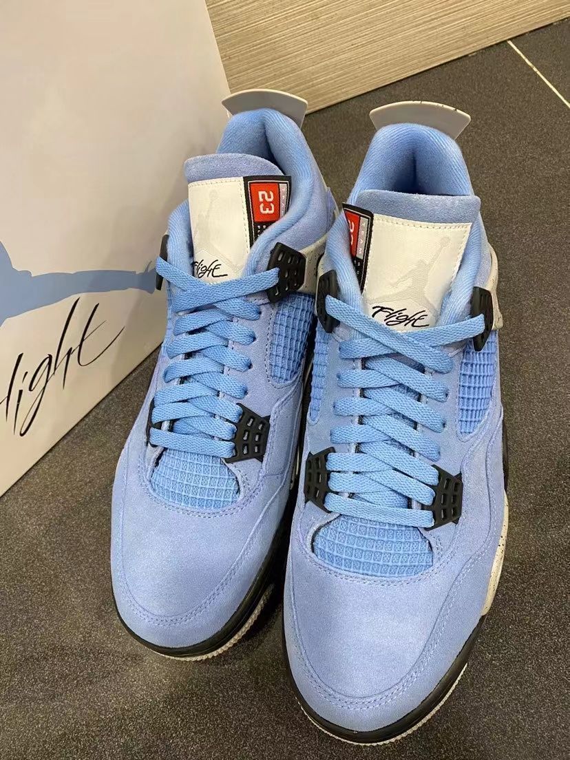 NIKE AIR JORDAN 4 RETRO ナイキ エア ジョーダン 4 レトロ