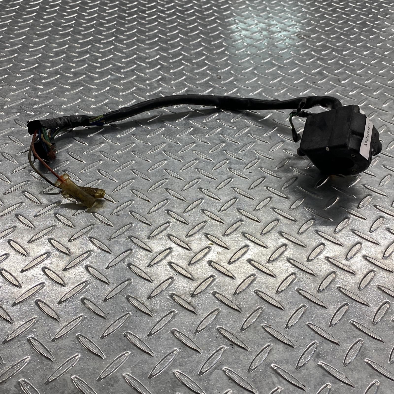 CB750F ハンドルスイッチボックス