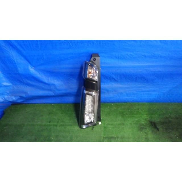 Ｎ－ＷＧＮ DBA-JH2 左テールランプ