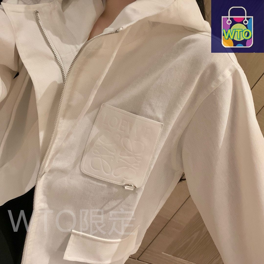 ロエベ Loewe カスタマイズされたプレス加工アルファベットロゴの小羊皮 子羊の皮 ポケット付き連帽ファスナーの綿麻混紡ジャケット アウター -WTO輸入1