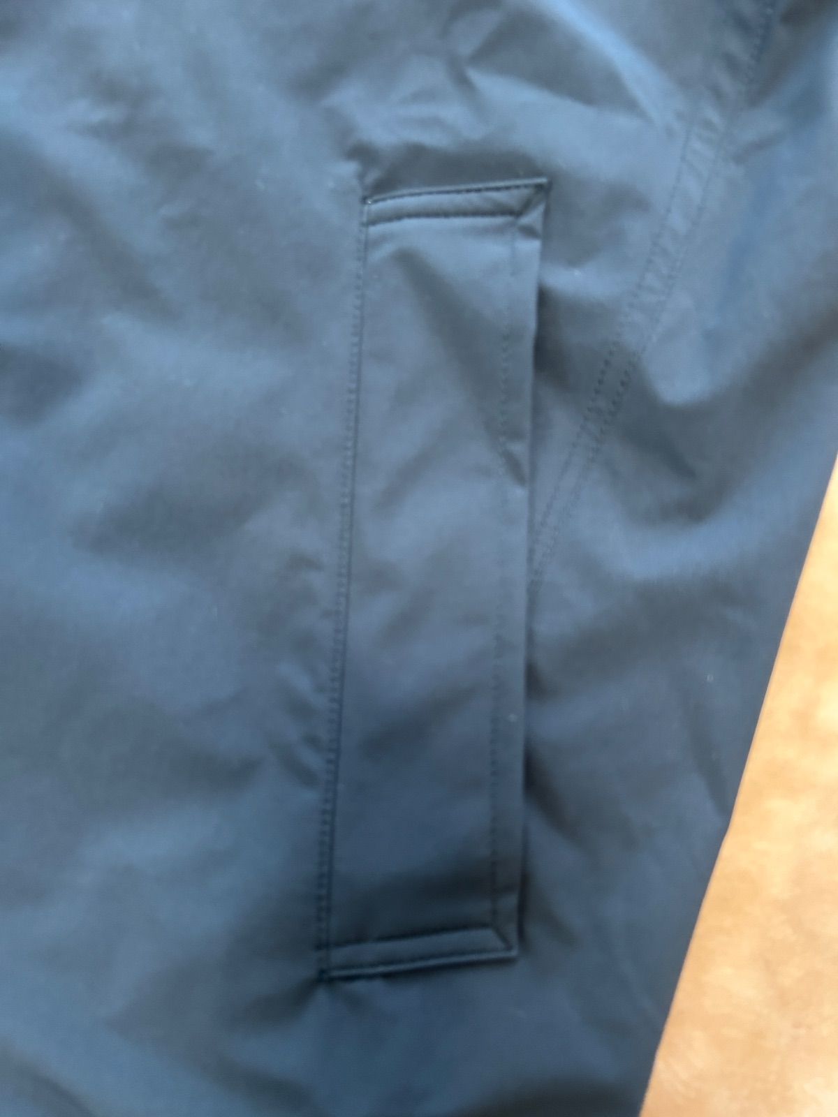 美品Herno® ヘルノメンズコート ナイロンコート ステインカラーコート ジャケット cort アウター 冬服 秋服 春服 薄手コートNAVYネイビー紺色系サイズ48 肩幅43身幅51袖丈65着丈79製品タグ類 ボタン×4 美品Herno® ヘルノメンズコート ナイロンコート ステインカラーコート
