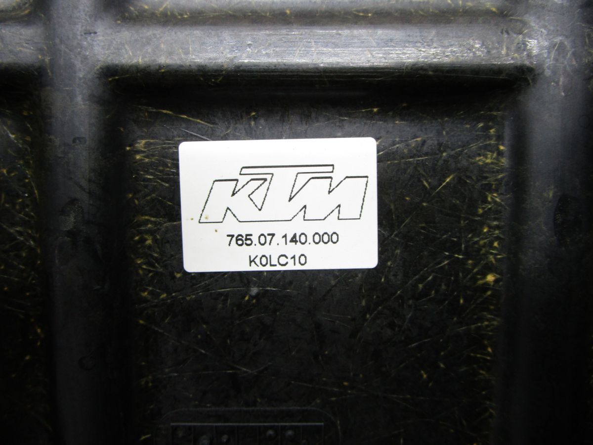 KTM 690SMC-R シート □V327！LST47 KTM 【 760 】 インジェクション